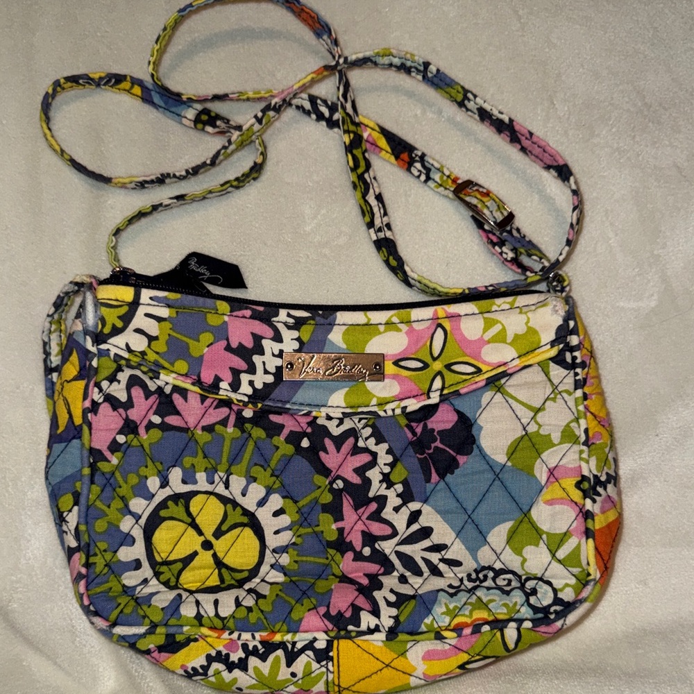 Vera Bradley Crossbody Bag with earrings and a pen - Picture 6 of 11